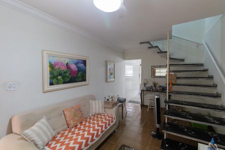 Casa à venda com 98m², 2 quartos e 2 vagasSala