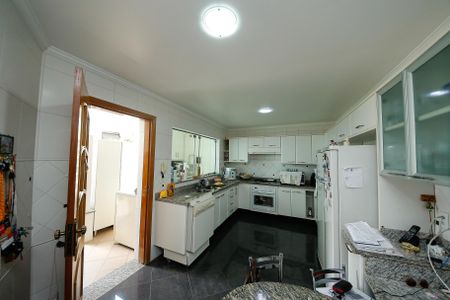 Casa para alugar com 337m², 8 quartos e 3 vagas Casa para alugar com 337m², 8 quartos e 3 vagascasa 2 -Cozinha