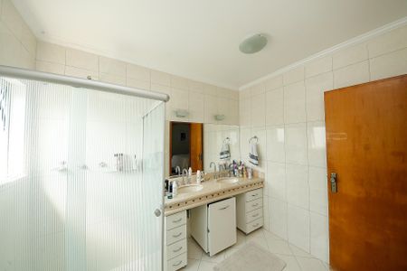 Casa para alugar com 337m², 8 quartos e 3 vagas Casa para alugar com 337m², 8 quartos e 3 vagascasa 2 -Banheiro Suíte