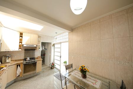 Casa para alugar com 337m², 8 quartos e 3 vagas Casa para alugar com 337m², 8 quartos e 3 vagasCozinha