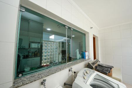 Casa para alugar com 337m², 8 quartos e 3 vagas Casa para alugar com 337m², 8 quartos e 3 vagascasa 2 -Área de Serviço