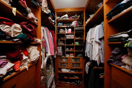 Casa para alugar com 337m², 8 quartos e 3 vagas Casa para alugar com 337m², 8 quartos e 3 vagascasa 2 -Closet Suíte