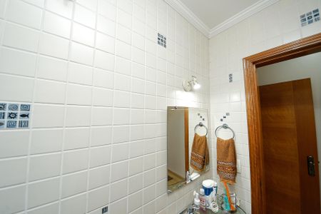 Casa para alugar com 337m², 8 quartos e 3 vagas Casa para alugar com 337m², 8 quartos e 3 vagascasa 2 -Banheiro