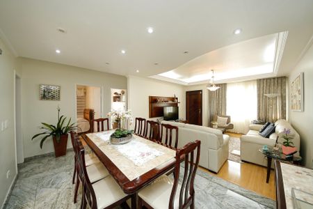 Casa para alugar com 337m², 8 quartos e 3 vagas Casa para alugar com 337m², 8 quartos e 3 vagasSala