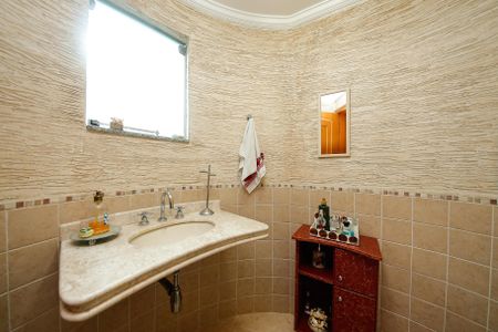 Casa para alugar com 337m², 8 quartos e 3 vagas Casa para alugar com 337m², 8 quartos e 3 vagascasa 2 - Lavabo Sala