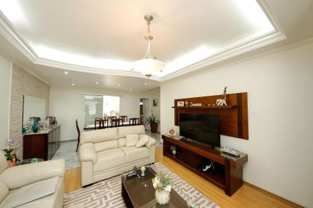 Casa para alugar com 337m², 8 quartos e 3 vagas Casa para alugar com 337m², 8 quartos e 3 vagasSala