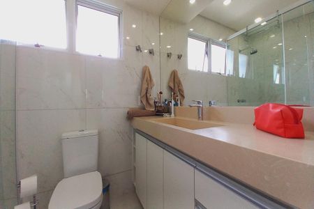 Casa de condomínio à venda com 272m², 3 quartos e 3 vagasBanheiro da Suíte 3