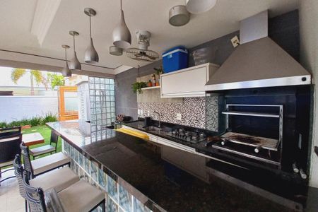 Casa de condomínio à venda com 272m², 3 quartos e 3 vagasÁrea comum - Churrasqueira