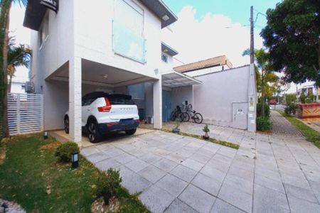 Casa de condomínio à venda com 272m², 3 quartos e 3 vagasGaragem