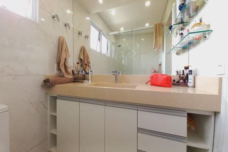 Casa de condomínio à venda com 272m², 3 quartos e 3 vagasBanheiro da Suíte 3