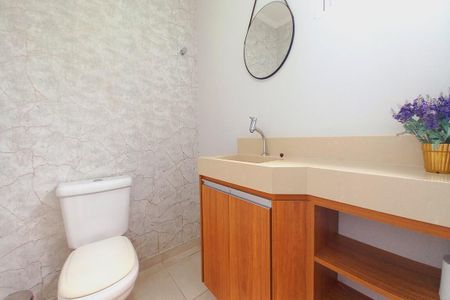 Casa de condomínio à venda com 272m², 3 quartos e 3 vagasLavabo