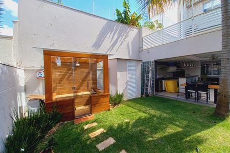 Casa de condomínio à venda com 272m², 3 quartos e 3 vagasÁrea de Serviço