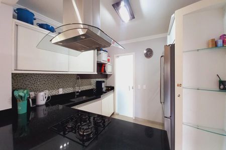 Casa de condomínio à venda com 272m², 3 quartos e 3 vagasCozinha