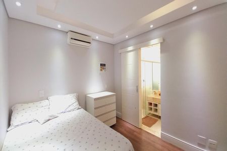 Casa de condomínio à venda com 272m², 3 quartos e 3 vagasQuarto 2 - Suíte