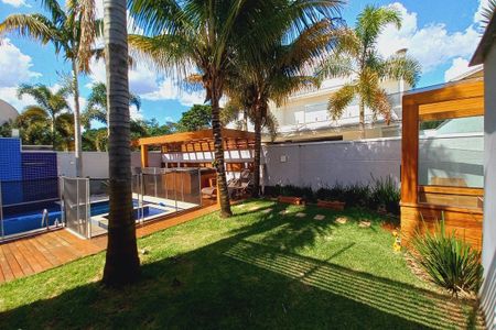 Casa de condomínio à venda com 272m², 3 quartos e 3 vagasÁrea de Serviço