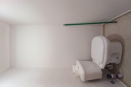 Casa de condomínio à venda com 272m², 3 quartos e 3 vagasBanheiro de Serviço