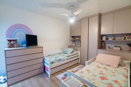 Casa à venda com 223m², 3 quartos e 3 vagas Casa à venda com 223m², 3 quartos e 3 vagasQuarto 2