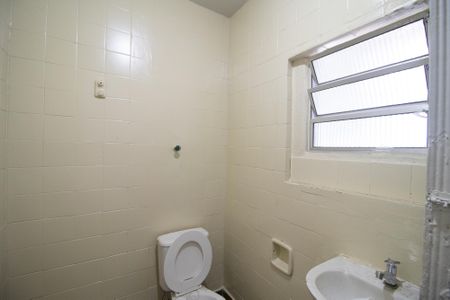 Casa à venda com 204m², 5 quartos e 2 vagasBanheiro 