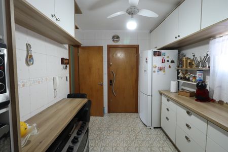 Apartamento à venda com 160m², 3 quartos e 2 vagas Apartamento à venda com 160m², 3 quartos e 2 vagasCozinha