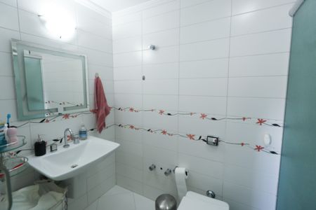 Apartamento à venda com 160m², 3 quartos e 2 vagas Apartamento à venda com 160m², 3 quartos e 2 vagasBanheiro da Suíte 1