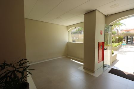 Apartamento à venda com 160m², 3 quartos e 2 vagas Apartamento à venda com 160m², 3 quartos e 2 vagasHall social