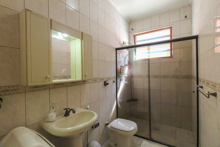 Casa à venda com 210m², 4 quartos e 6 vagasBanheiro