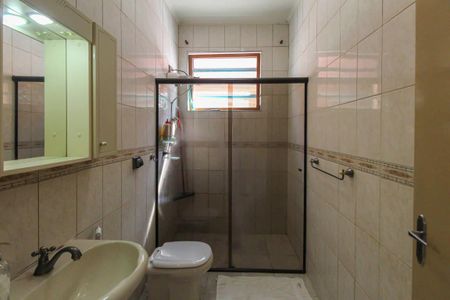 Casa à venda com 210m², 4 quartos e 6 vagasBanheiro