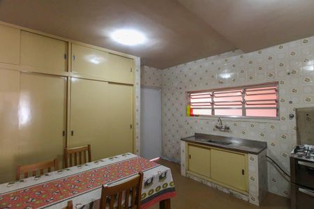 Casa à venda com 210m², 4 quartos e 6 vagasCozinha