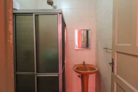 Casa à venda com 210m², 4 quartos e 6 vagasBanheiro de Serviço