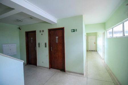 Apartamento para alugar com 67m², 2 quartos e sem vagaEntrada