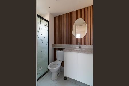 Banheiro da Suíte de apartamento à venda com 1 quarto, 27m² em Parque Industrial Tomas Edson, São Paulo