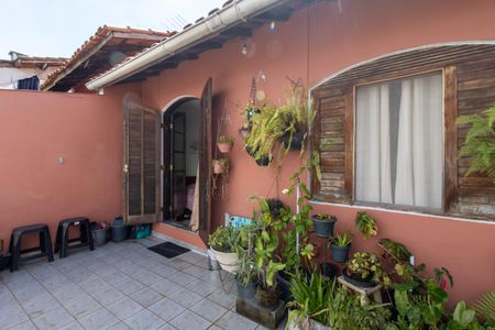 Casa à venda com 108m², 3 quartos e 2 vagas Casa à venda com 108m², 3 quartos e 2 vagasVaranda do Quarto 1