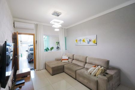 Casa à venda com 187m², 3 quartos e 2 vagasSala de estar