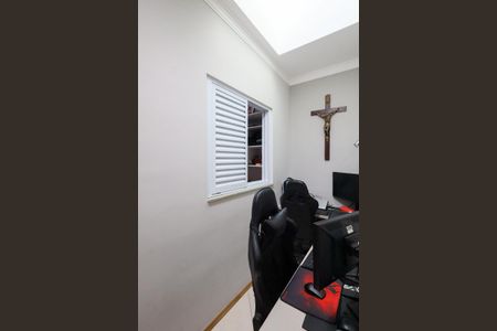 Casa à venda com 187m², 3 quartos e 2 vagasEscritório