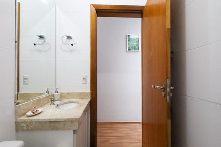 Casa à venda com 187m², 3 quartos e 2 vagasBanheiro Social