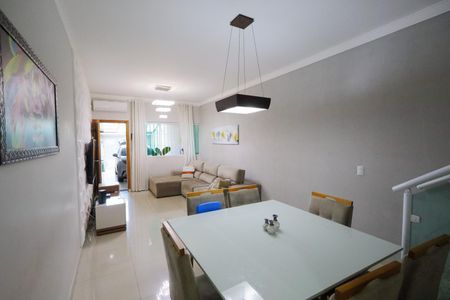 Casa à venda com 187m², 3 quartos e 2 vagasSala de jantar