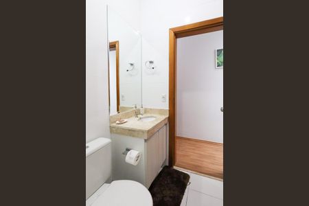 Casa à venda com 187m², 3 quartos e 2 vagasBanheiro Social