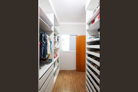 Casa à venda com 187m², 3 quartos e 2 vagasQuarto 1 Closet