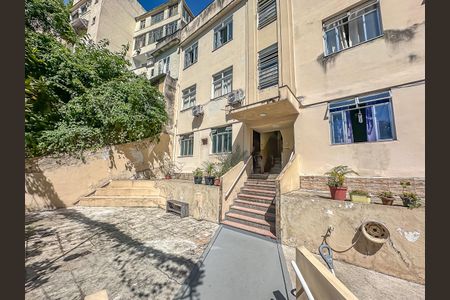 Apartamento à venda com 42m², 1 quarto e sem vaga Apartamento à venda com 42m², 1 quarto e sem vagaFachada