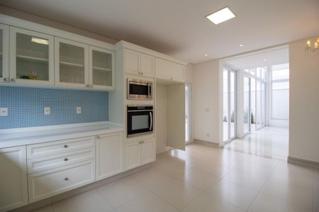 Casa de condomínio para alugar com 420m², 5 quartos e 3 vagasCozinha