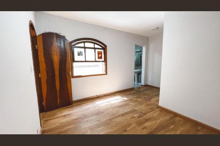 Casa à venda com 250m², 3 quartos e 2 vagasSuíte 2