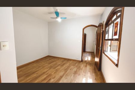 Casa à venda com 250m², 3 quartos e 2 vagasSuíte 2