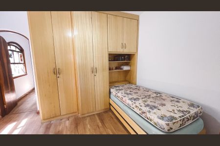 Casa à venda com 250m², 3 quartos e 2 vagasQuarto