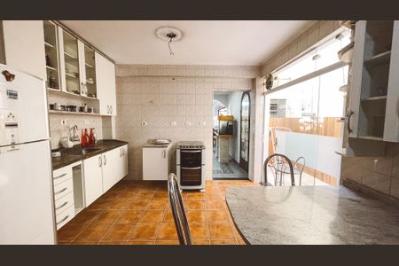 Casa à venda com 250m², 3 quartos e 2 vagasCozinha