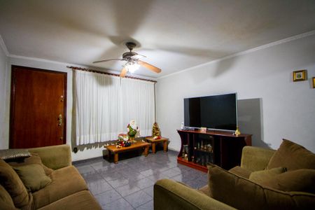 Casa à venda com 140m², 2 quartos e 2 vagasSala