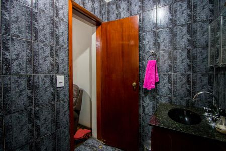 Casa à venda com 140m², 2 quartos e 2 vagasBanheiro da Suíte