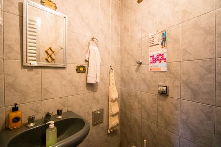 Casa à venda com 140m², 2 quartos e 2 vagasBanheiro de serviço