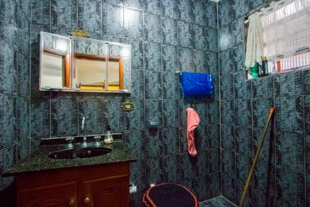 Casa à venda com 140m², 2 quartos e 2 vagasBanheiro da Suíte