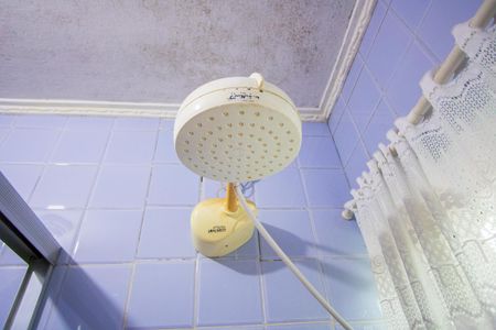 Casa à venda com 140m², 2 quartos e 2 vagasBanheiro social