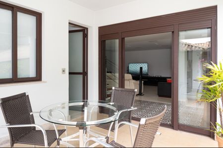 Casa de condomínio à venda com 460m², 4 quartos e 4 vagasVaranda da Sala